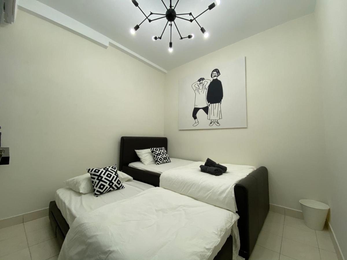 118-nineteen Hideout Apartment
