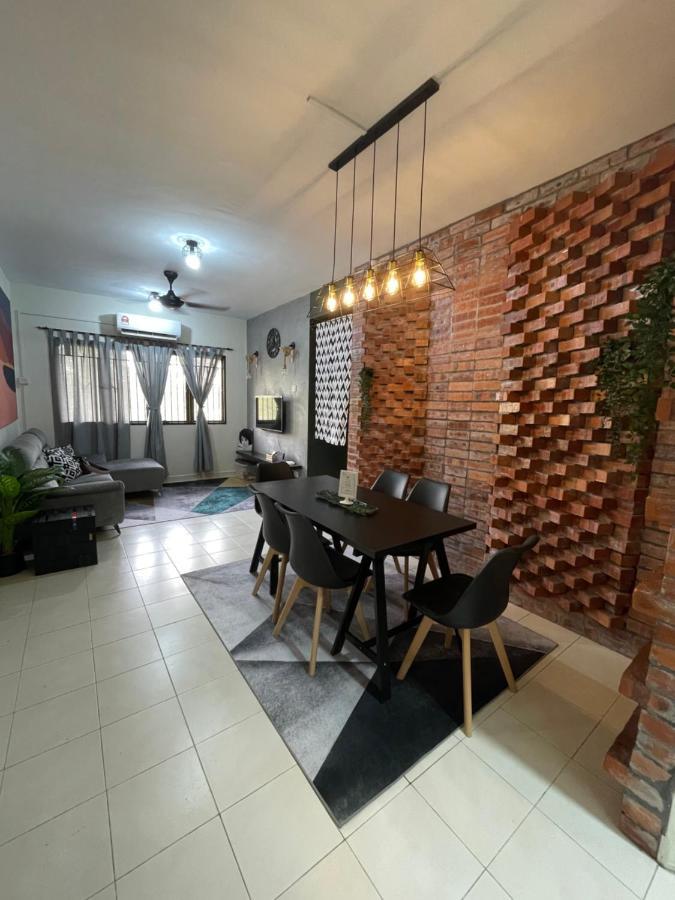118-nineteen Hideout * Shah Alam